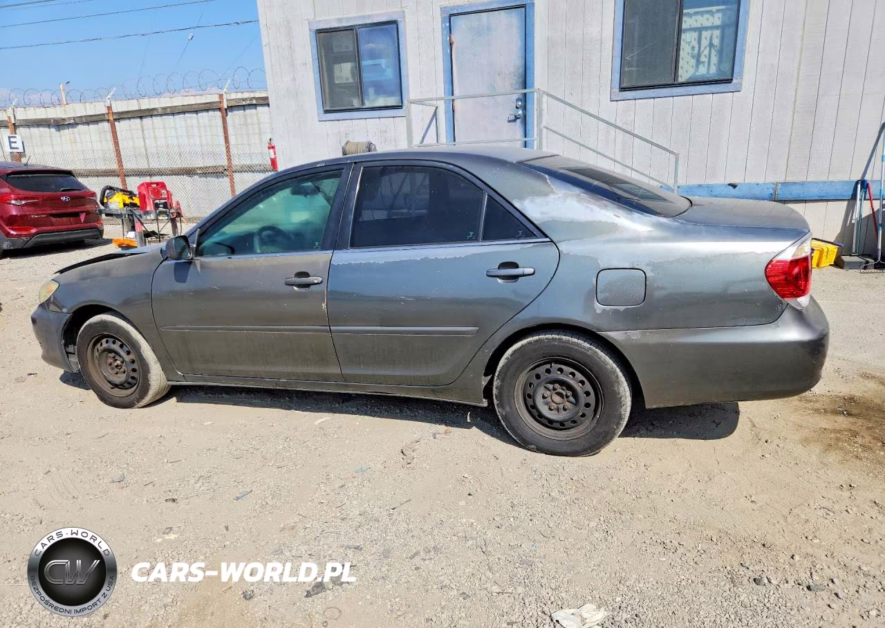 2005 Toyota Camry Le VIN:4T1BE32K75U540340 - 2