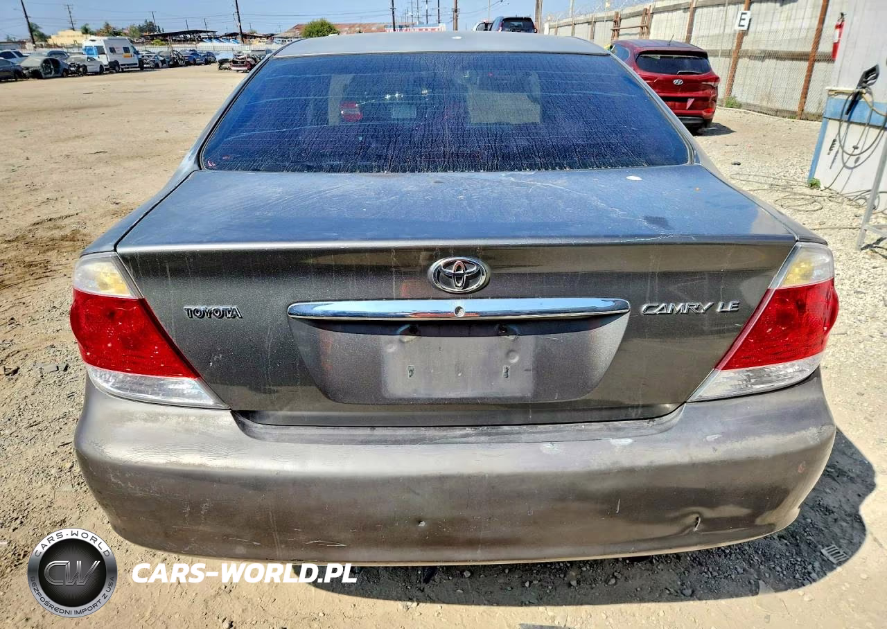 2005 Toyota Camry Le VIN:4T1BE32K75U540340 - 6