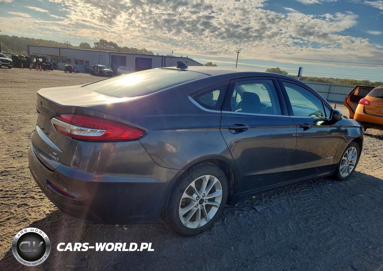 2019 Ford Fusion Se VIN:3FA6P0LU5KR189824 - 3