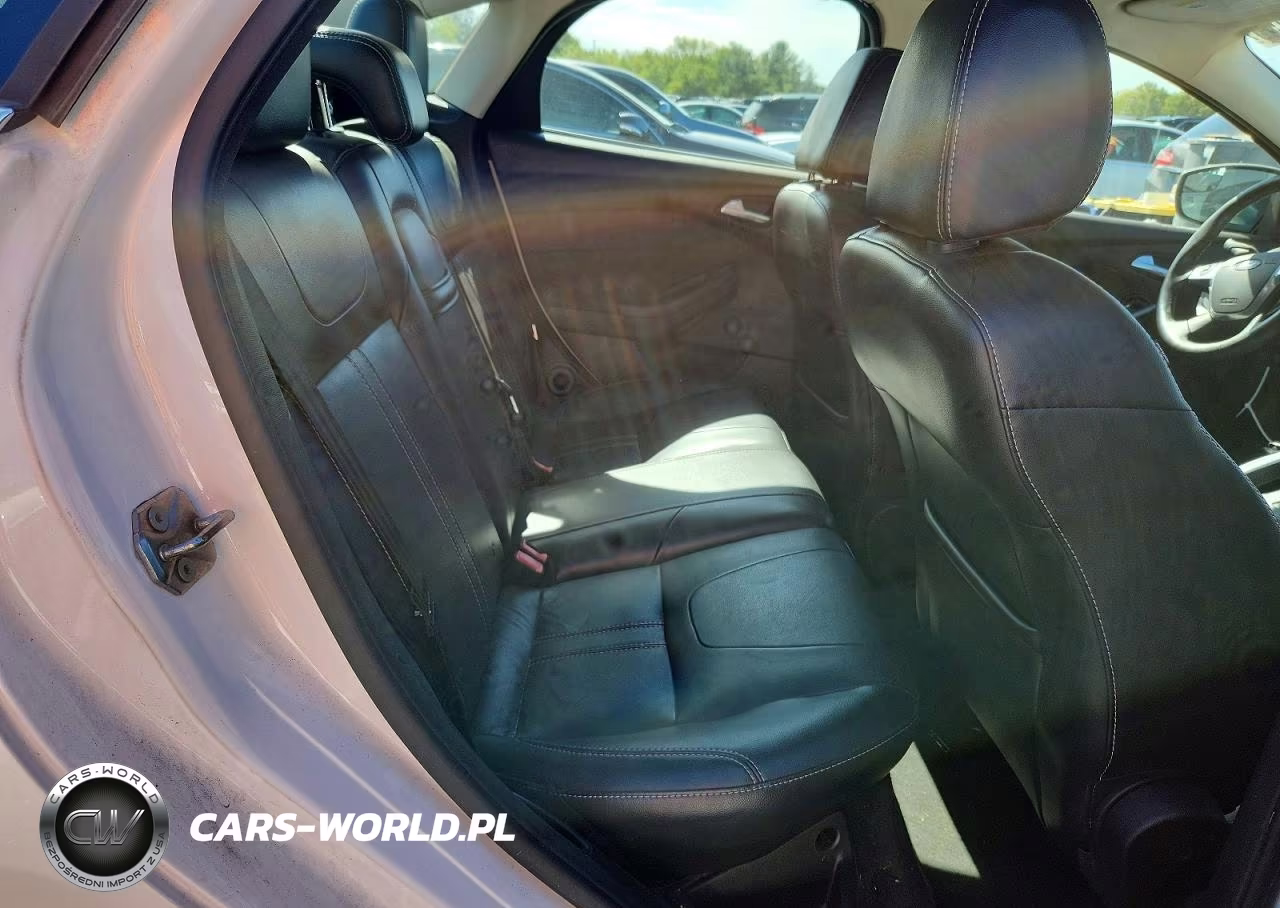 2013 Ford Focus Titanium VIN:1FADP3J28DL166985 - 10