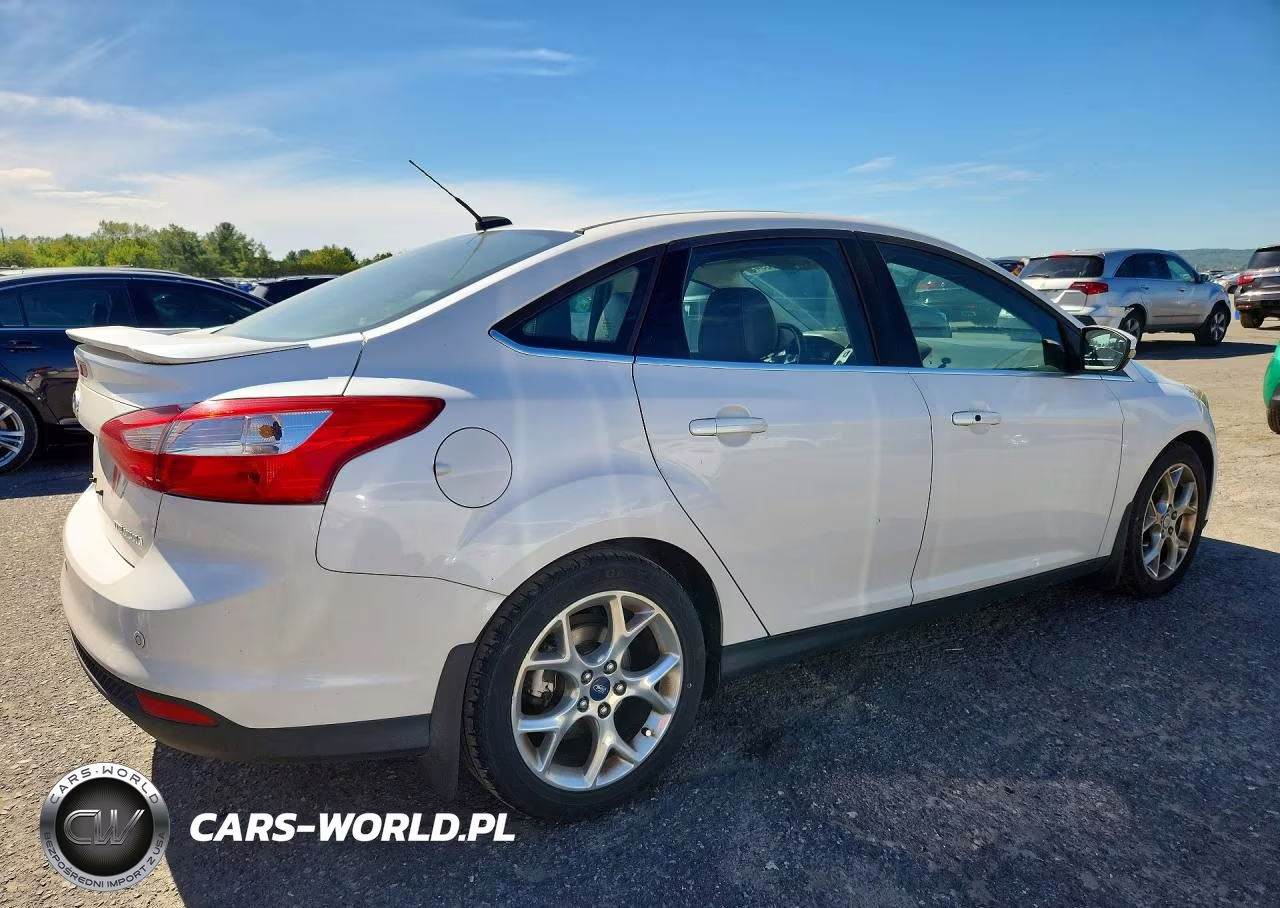 2013 Ford Focus Titanium VIN:1FADP3J28DL166985 - 3