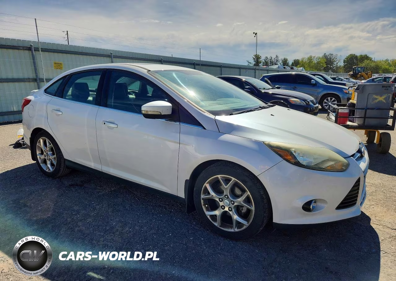 2013 Ford Focus Titanium VIN:1FADP3J28DL166985 - 4