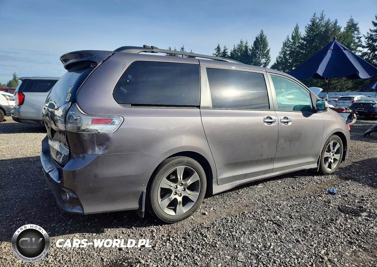 2016 Toyota Sienna Se VIN:5TDXK3DC7GS740568 - 3