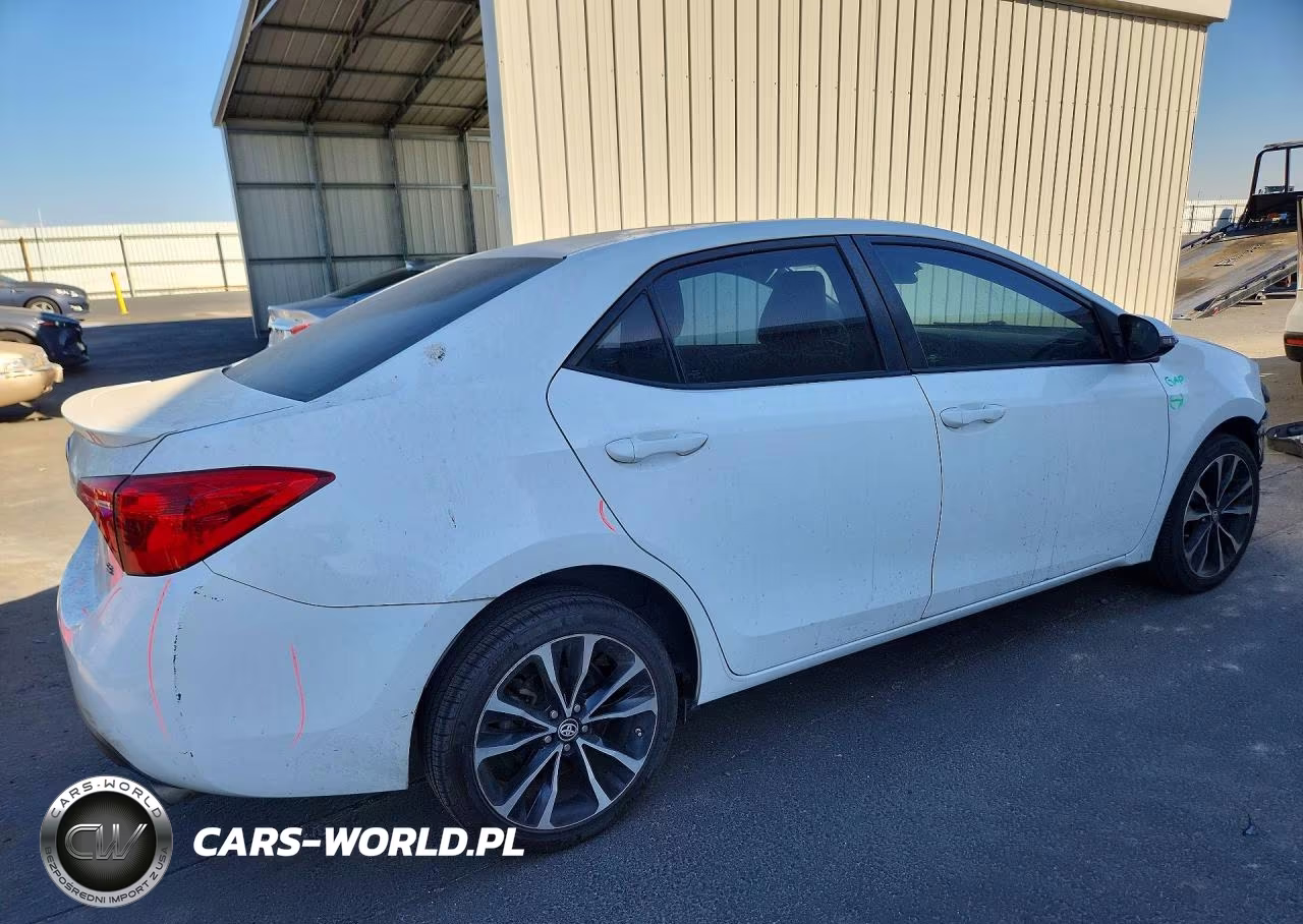 2017 Toyota Corolla Se VIN:2T1BURHE8HC867326 - 3