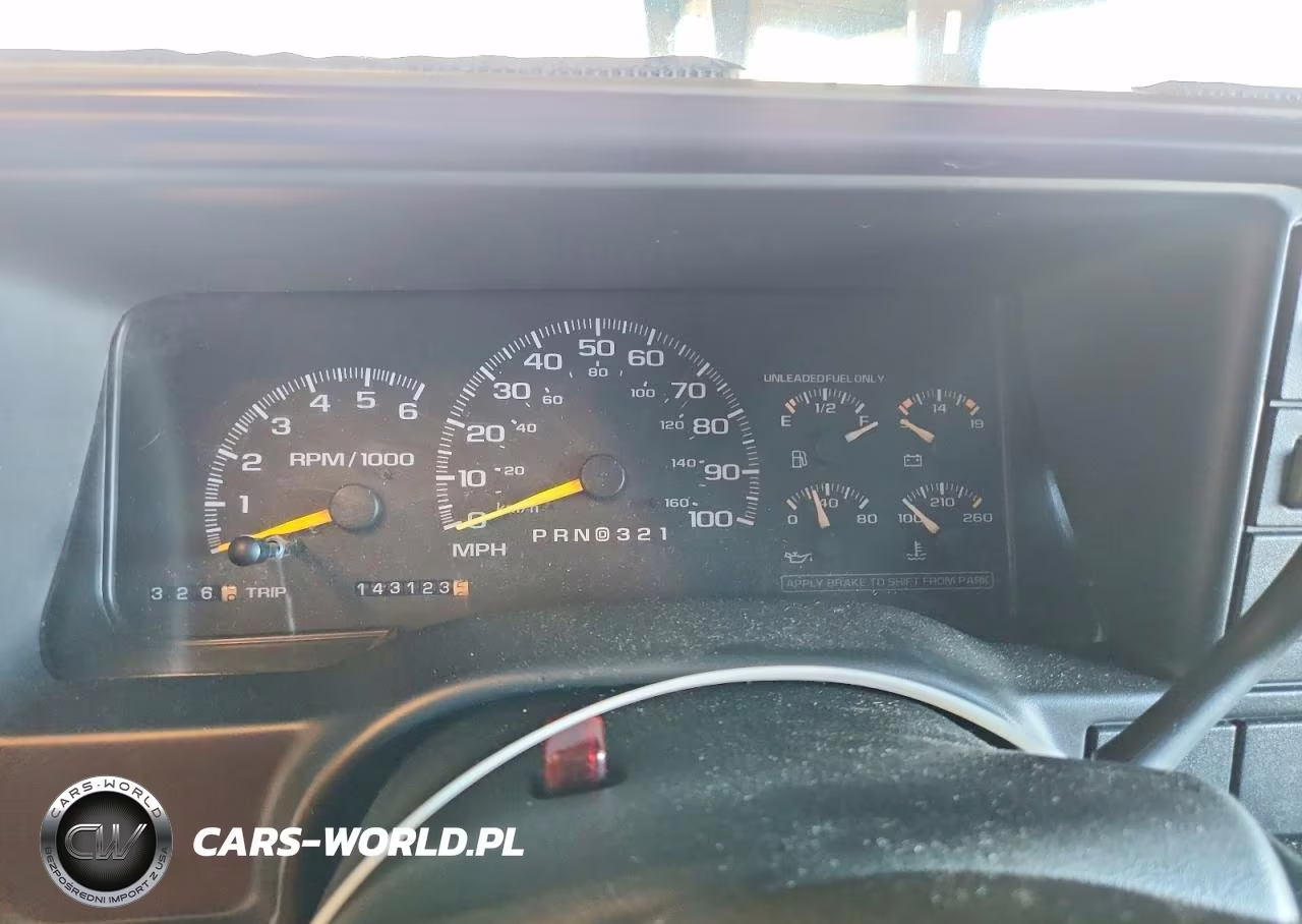 1999 Chevrolet Suburban C1500 VIN:1GNEC16R7XJ434775 - 9