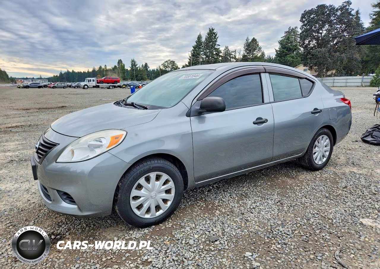 2012 Nissan Versa 1.6 S – zdjęcie 1 z 12