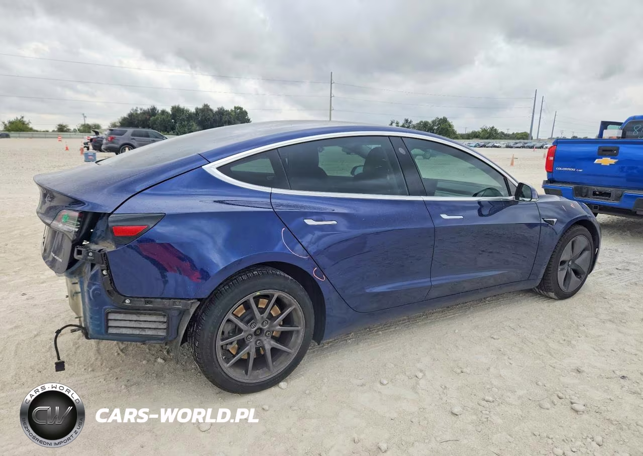 2018 Tesla Model 3 VIN:5YJ3E1EB9JF115164 - 3