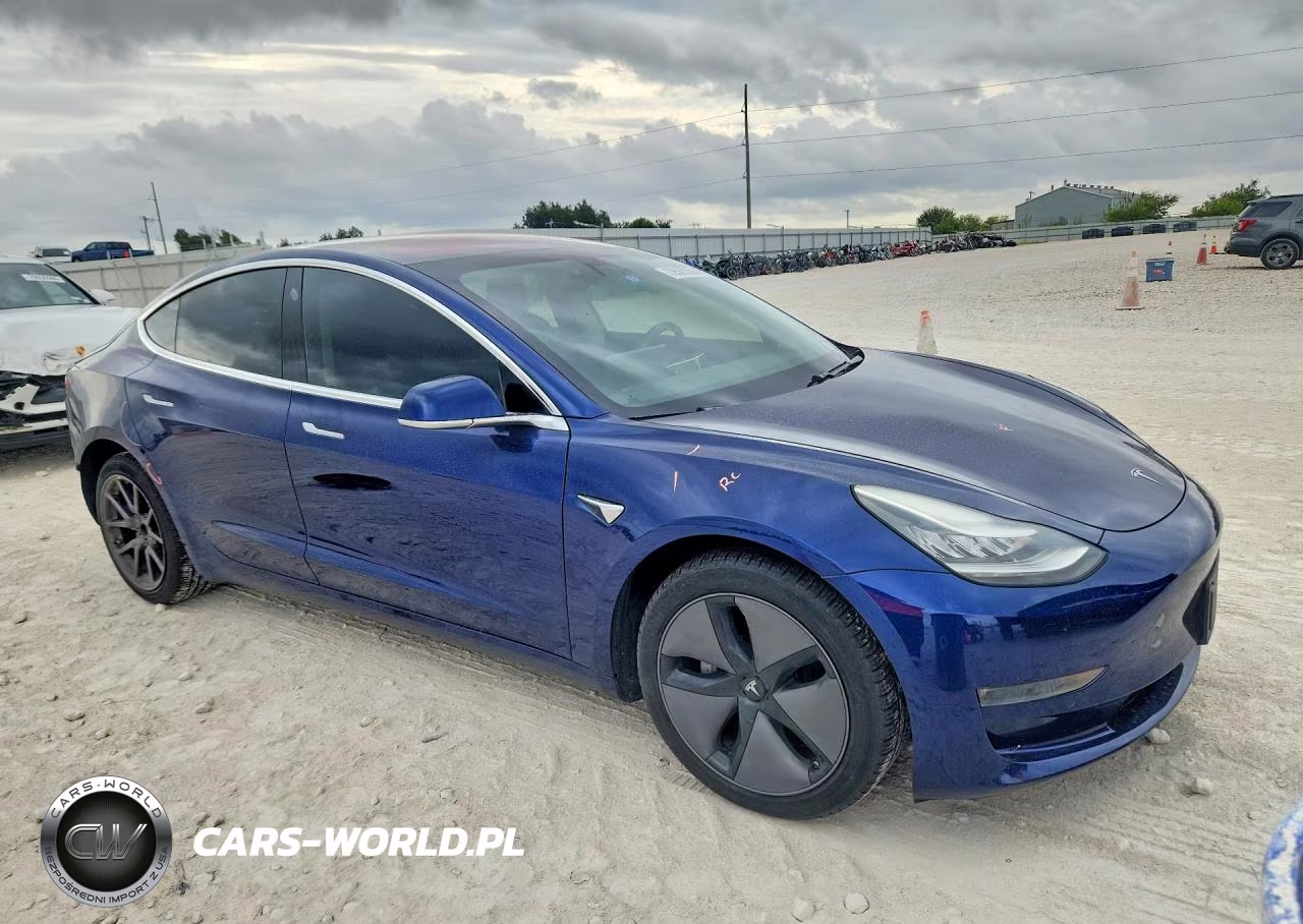 2018 Tesla Model 3 VIN:5YJ3E1EB9JF115164 - 4