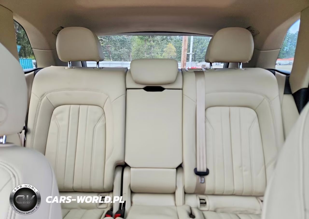 2018 Audi Q5 Premium Plus VIN:WA1BNAFY8J2050206 - 10