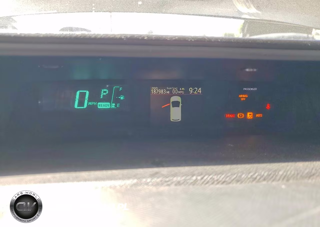 2013 Toyota Prius C One VIN:JTDKDTB3XD1543216 - 9