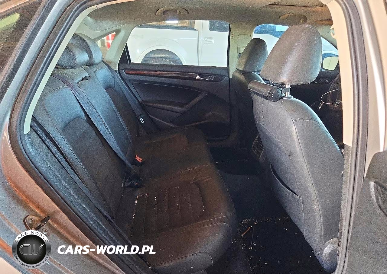 2014 Volkswagen Passat Sel VIN:1VWCN7A39EC045974 - 10
