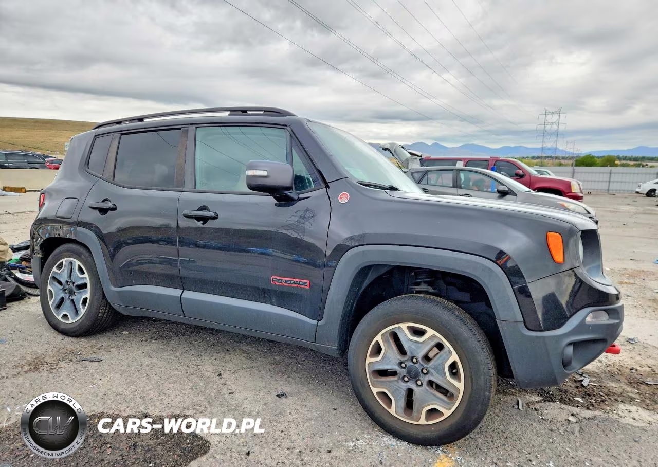 2017 Jeep Renegade Trailhawk VIN:ZACCJBCB1HPE51611 - 4