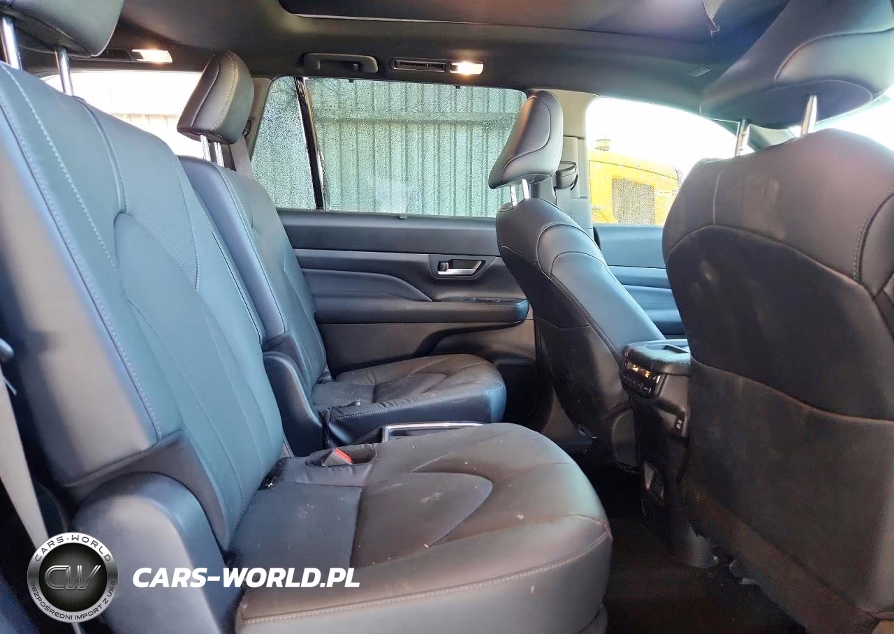 2025 Toyota Grand Highlander Hybrid Nightshade VIN:5TDACAB50SS040296 - 11