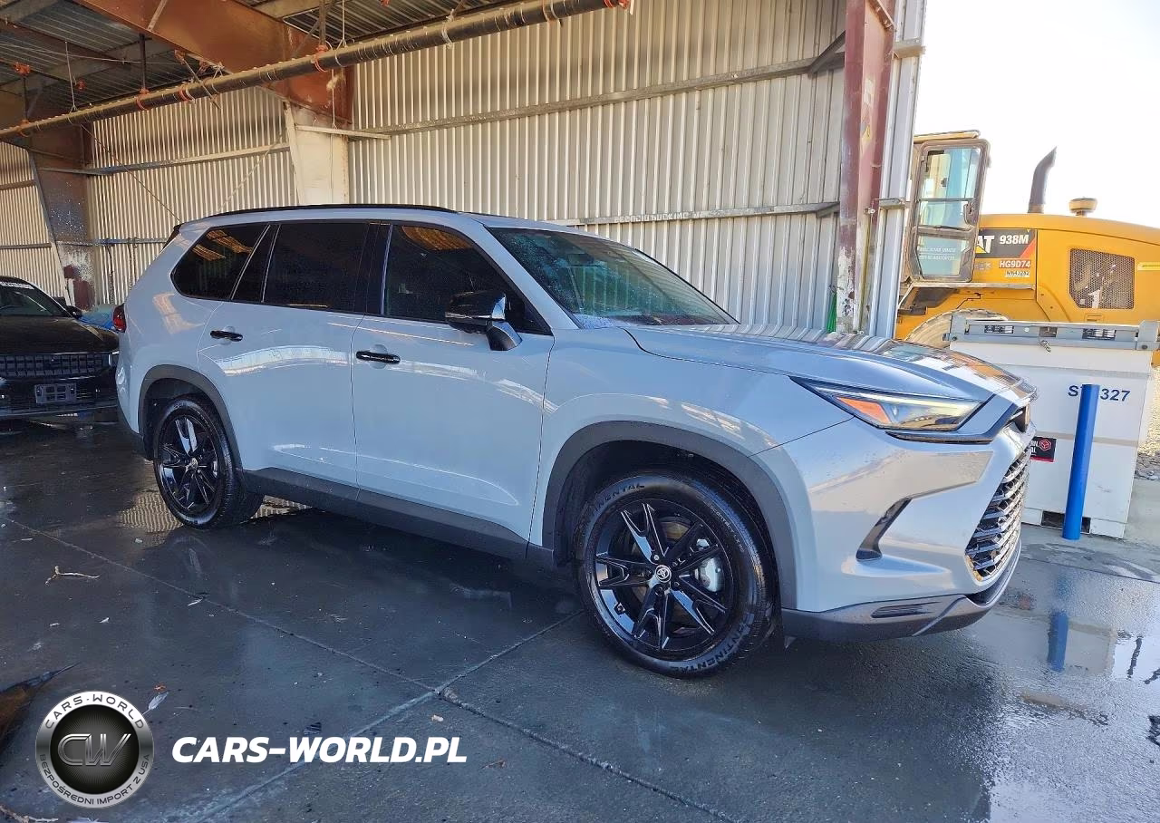 2025 Toyota Grand Highlander Hybrid Nightshade VIN:5TDACAB50SS040296 - 4