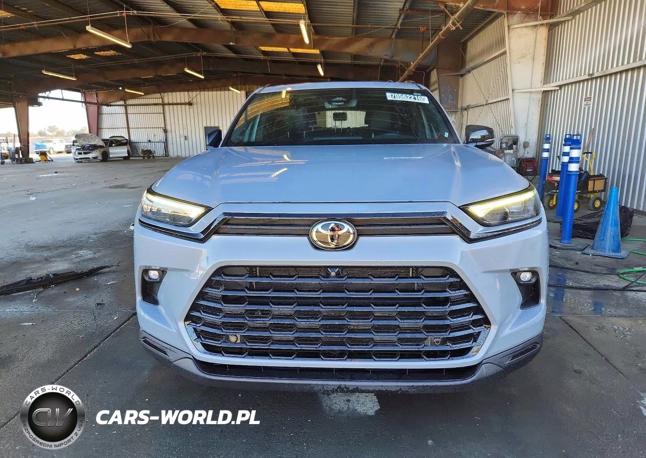 2025 Toyota Grand Highlander Hybrid Nightshade VIN:5TDACAB50SS040296 - 5