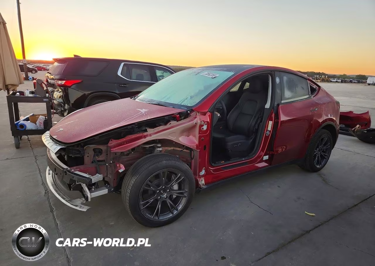 2025 Tesla Model Y – zdjęcie 1 z 14