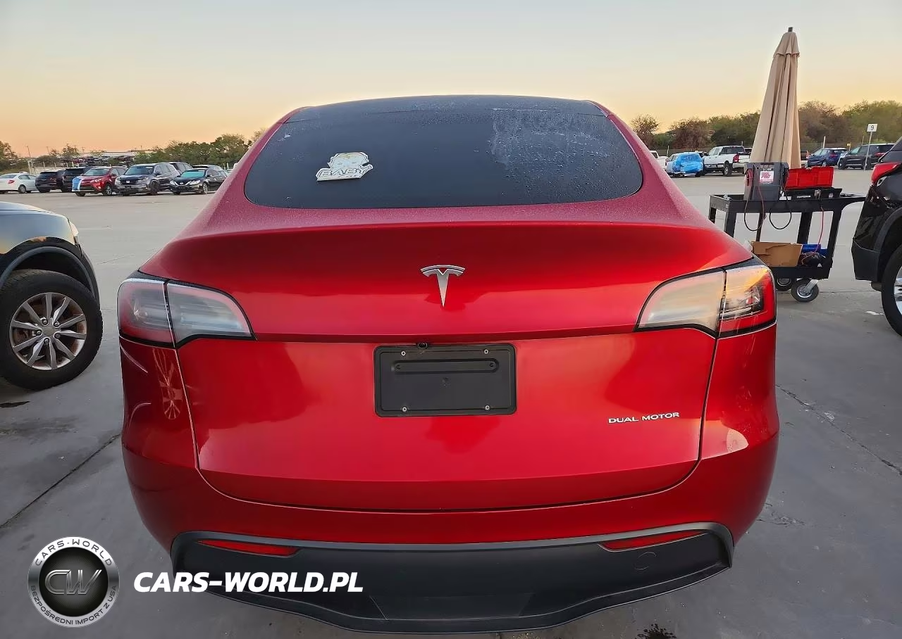 2025 Tesla Model Y VIN:7SAYGDEE4SA369460 - 6