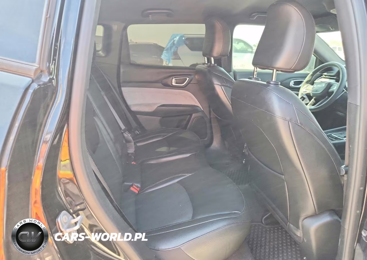 2023 Jeep Compass Latitude Lux VIN:3C4NJDFN9PT518005 - 11