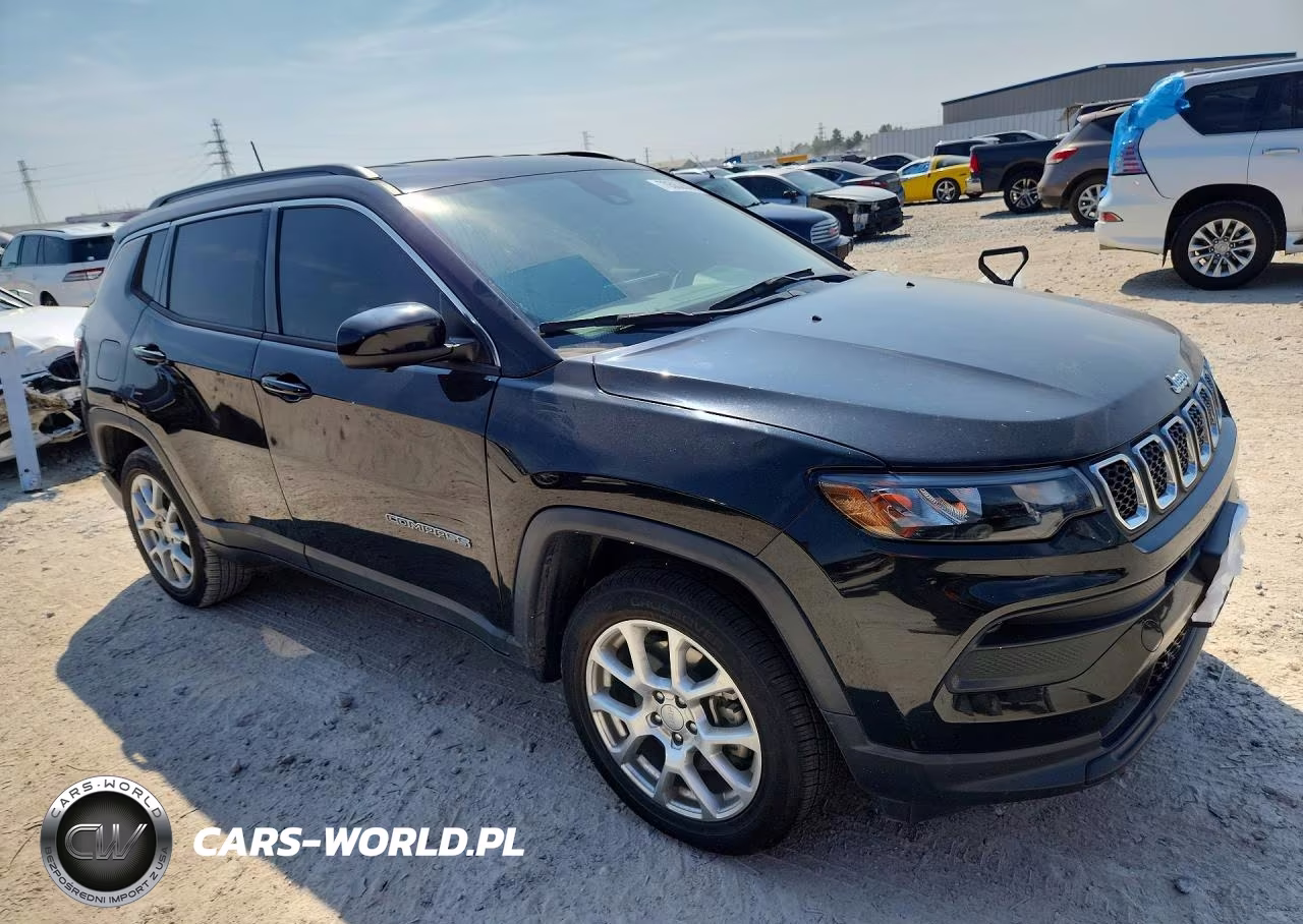 2023 Jeep Compass Latitude Lux VIN:3C4NJDFN9PT518005 - 4