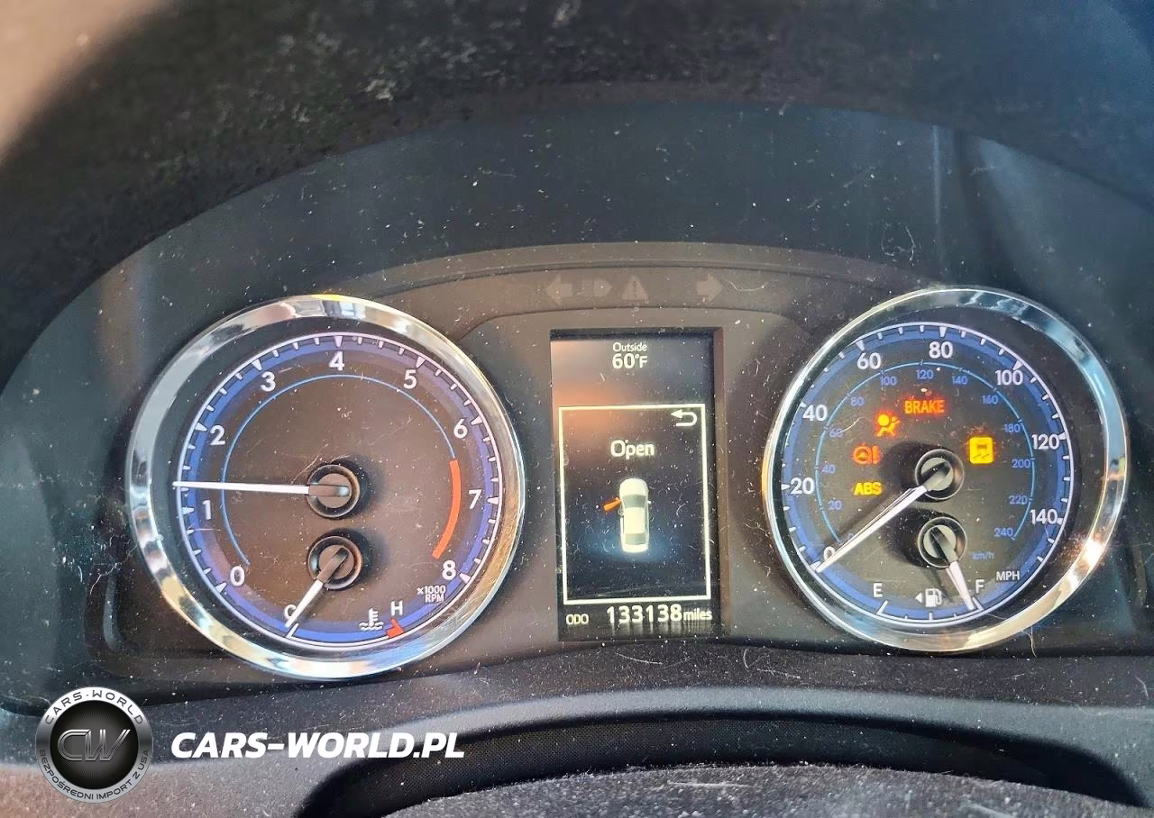 2018 Toyota Corolla Se VIN:2T1BURHE3JC070259 - 9