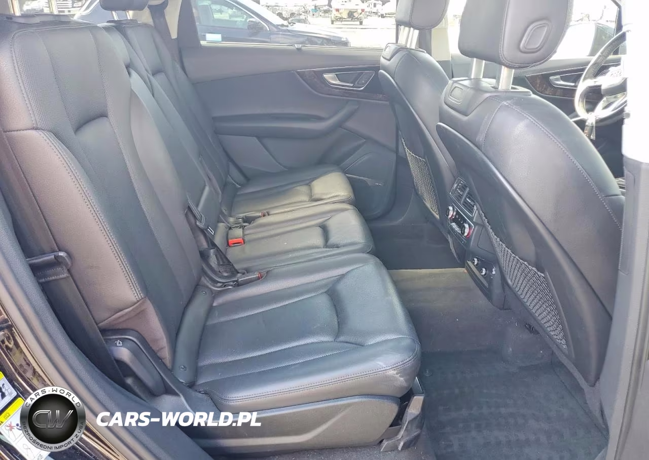 2018 Audi Q7 Prestige VIN:WA1VAAF70JD043769 - 11