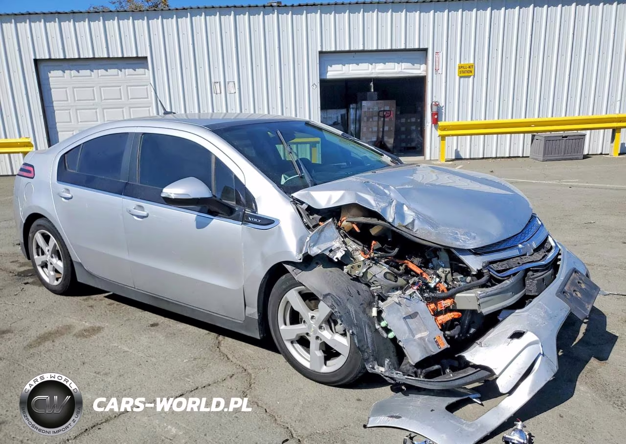 2013 Chevrolet Volt VIN:1G1RE6E47DU127679 - 4