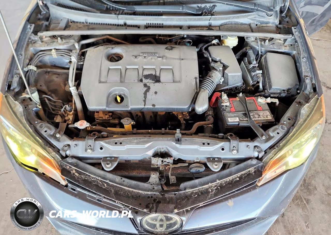 2018 Toyota Corolla Le VIN:2T1BURHE0JC052401 - 11