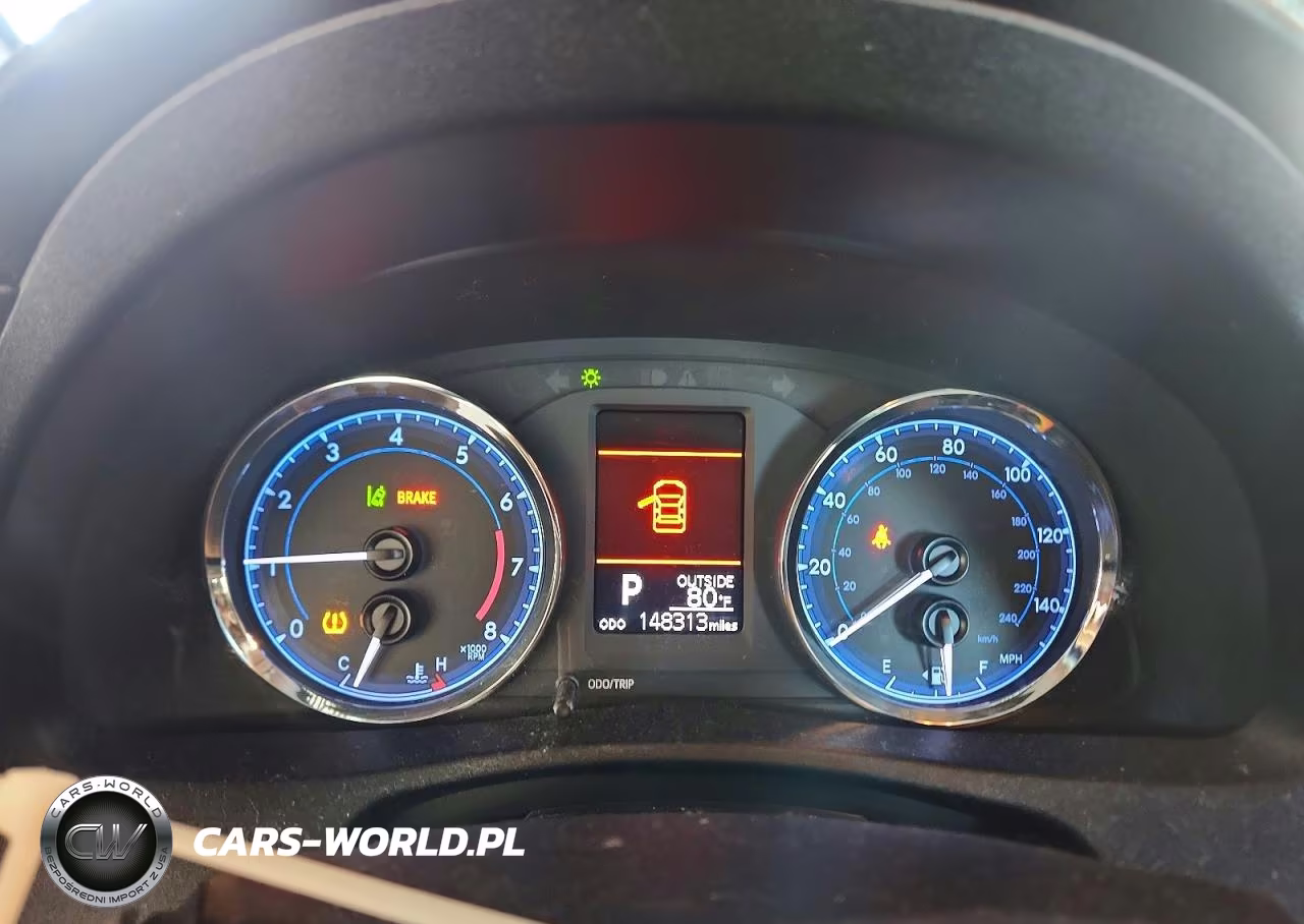 2018 Toyota Corolla Le VIN:2T1BURHE0JC052401 - 9