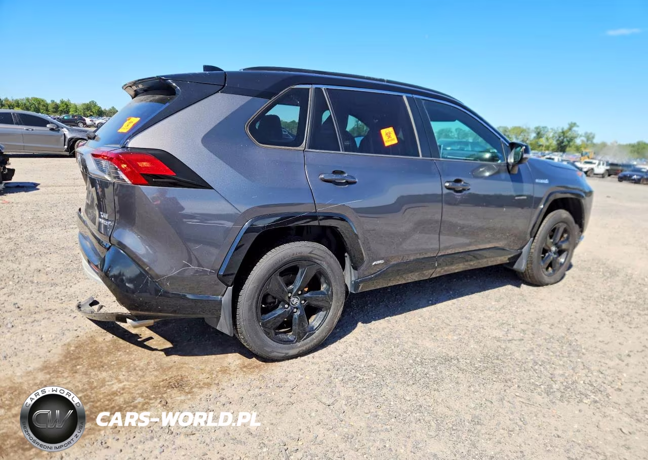 2020 Toyota Rav4 Xse VIN:2T3EWRFV2LW063838 - 3