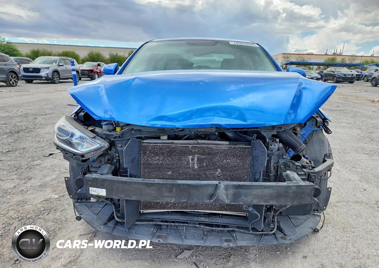 2018 Hyundai Elantra Value Edition VIN:5NPD84LF4JH276445 - 5