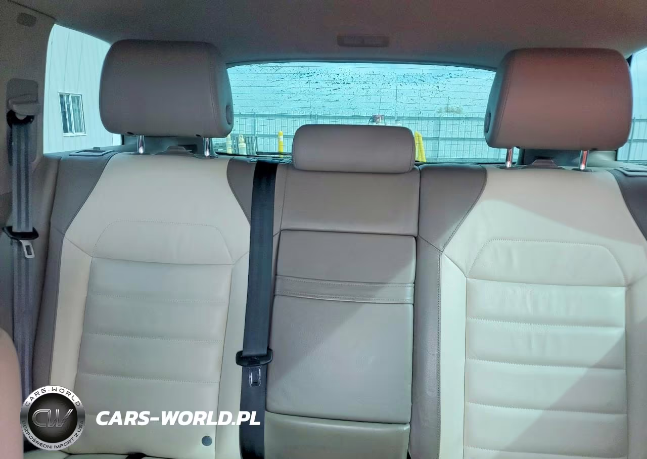 2010 Volkswagen Touareg Tdi VIN:WVGAK7A93AD003419 - 10