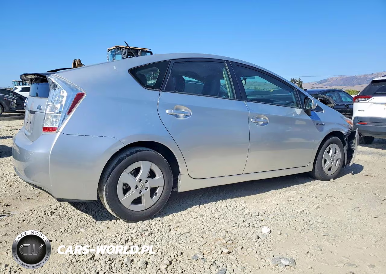 2011 Toyota Prius Two VIN:JTDKN3DUXB5314639 - 3
