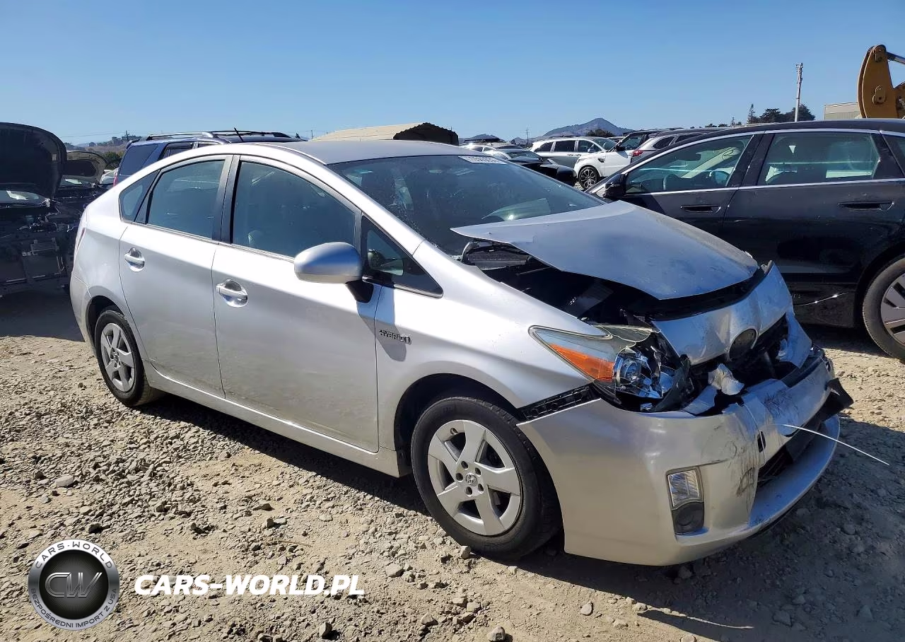 2011 Toyota Prius Two VIN:JTDKN3DUXB5314639 - 4