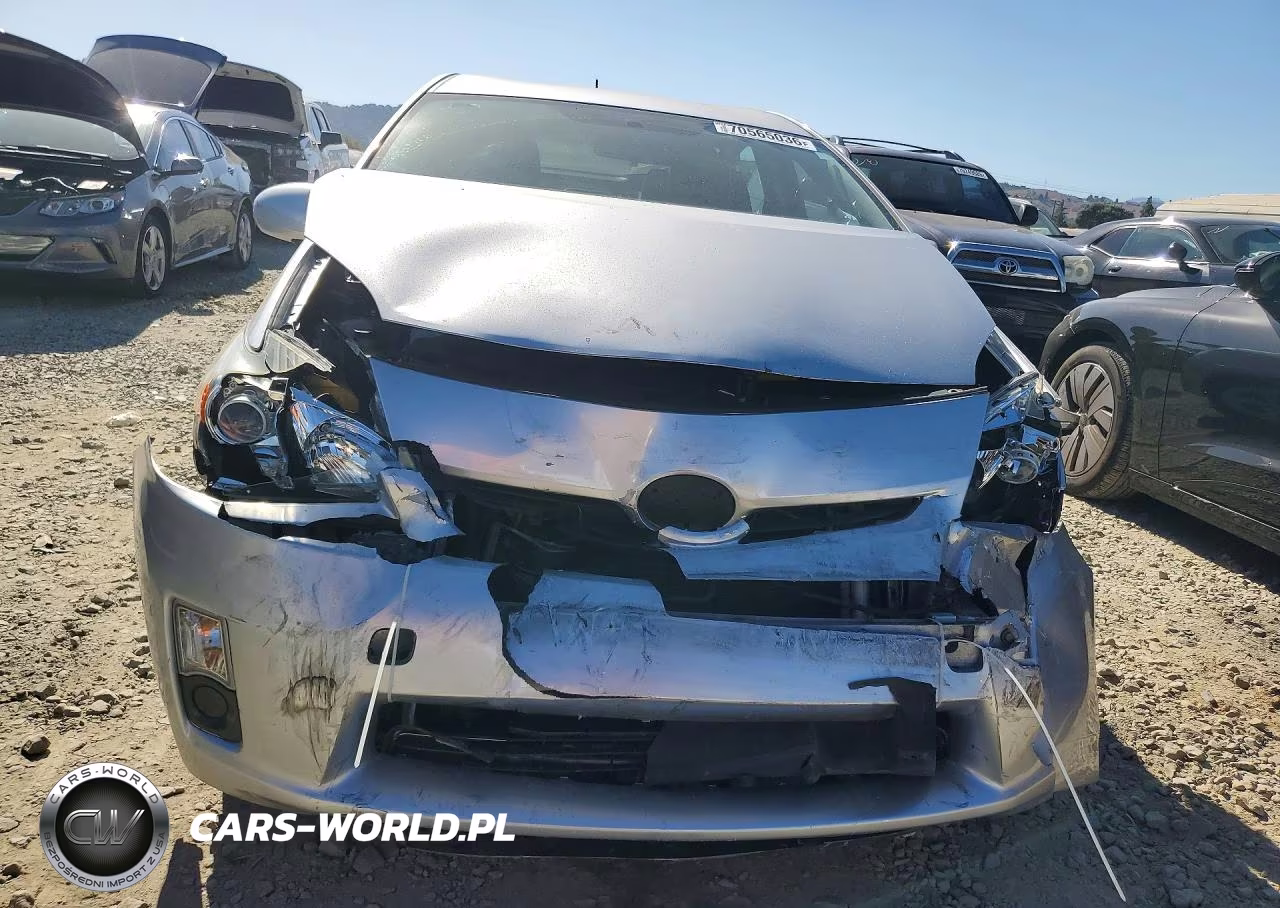 2011 Toyota Prius Two VIN:JTDKN3DUXB5314639 - 5