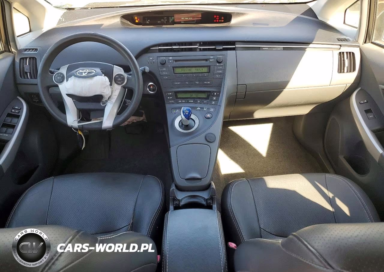 2011 Toyota Prius Two VIN:JTDKN3DUXB5314639 - 8
