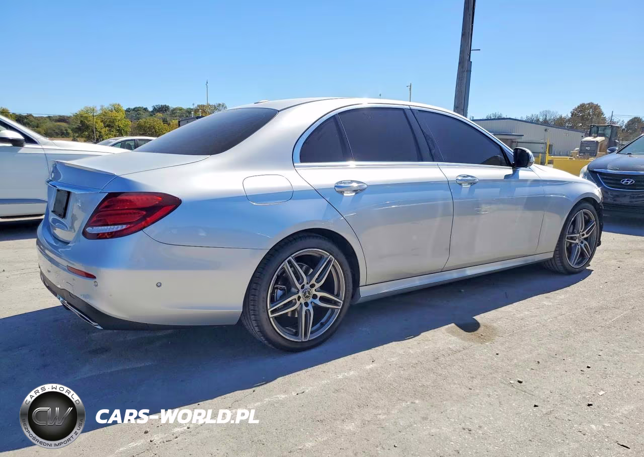 2018 Mercedes-Benz E 300 VIN:WDDZF4JB6JA329073 - 3
