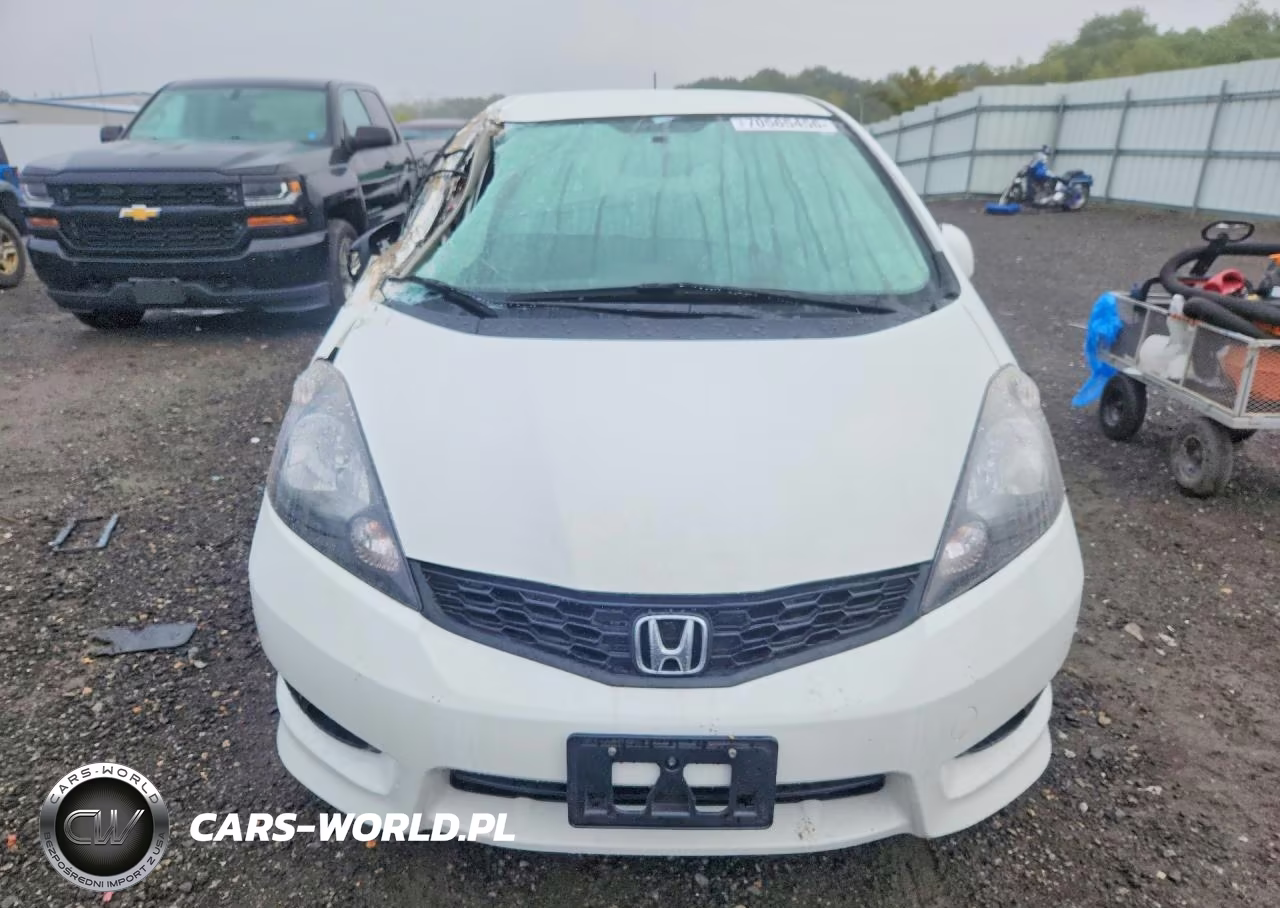 2013 Honda Fit Sport VIN:JHMGE8H57DC017802 - 5