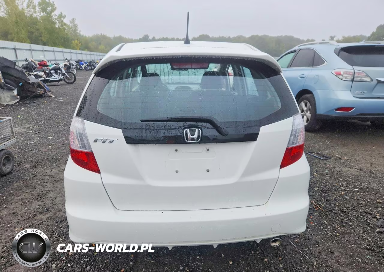 2013 Honda Fit Sport VIN:JHMGE8H57DC017802 - 6