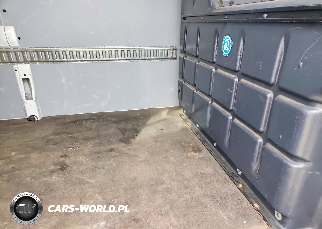 2019 Ford Transit 150 Delivery Van VIN:1FTYE2CM3KKB09073 - 10