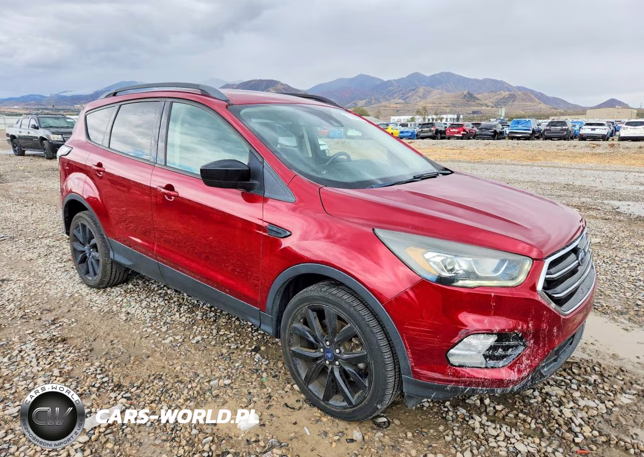 2018 Ford Escape Se VIN:1FMCU9GD9JUB61077 - 4