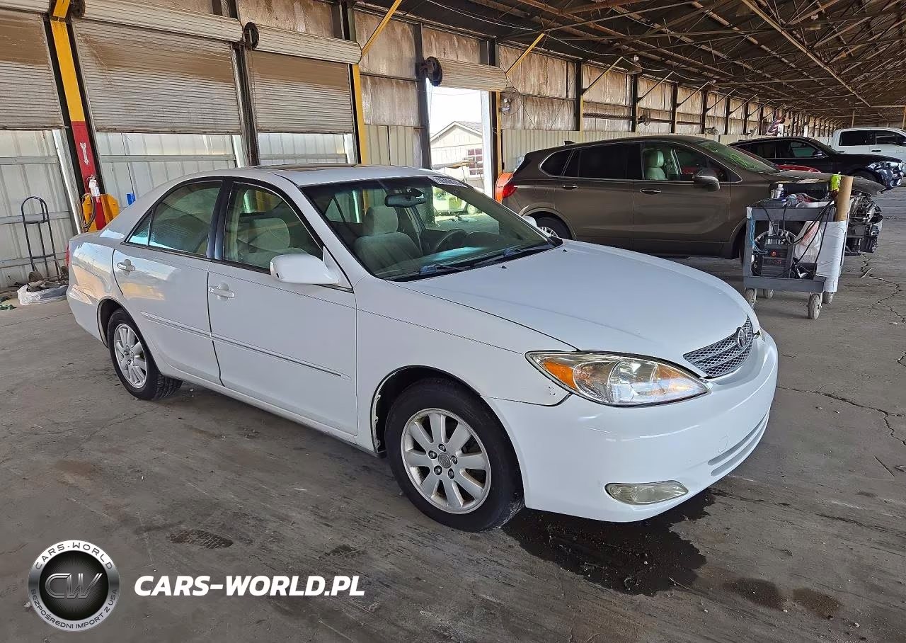 2003 Toyota Camry Xle VIN:4T1BE30K83U247899 - 4