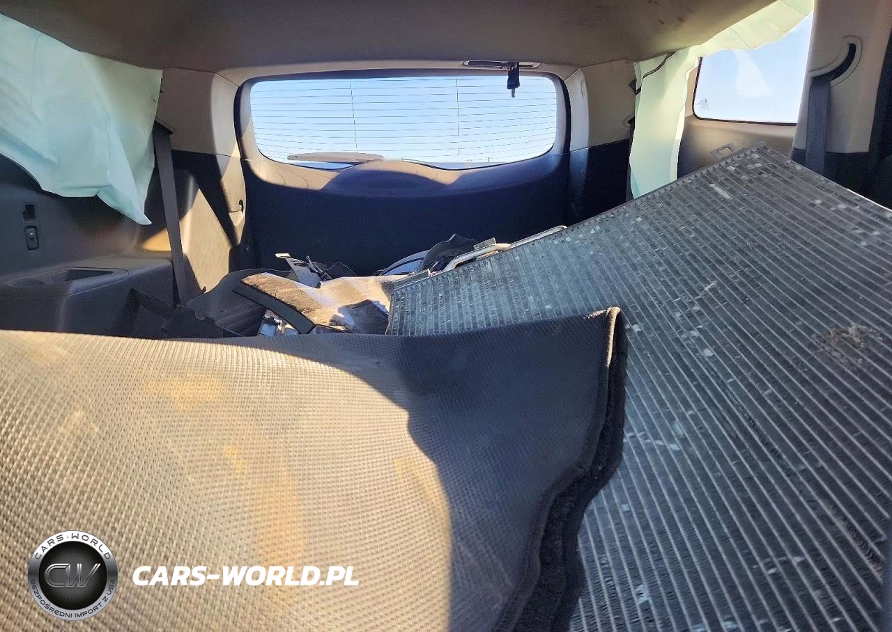 2018 Buick Enclave Essence VIN:5GAERBKW7JJ156459 - 10