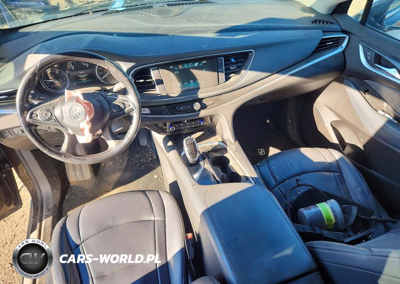 2018 Buick Enclave Essence VIN:5GAERBKW7JJ156459 - 8