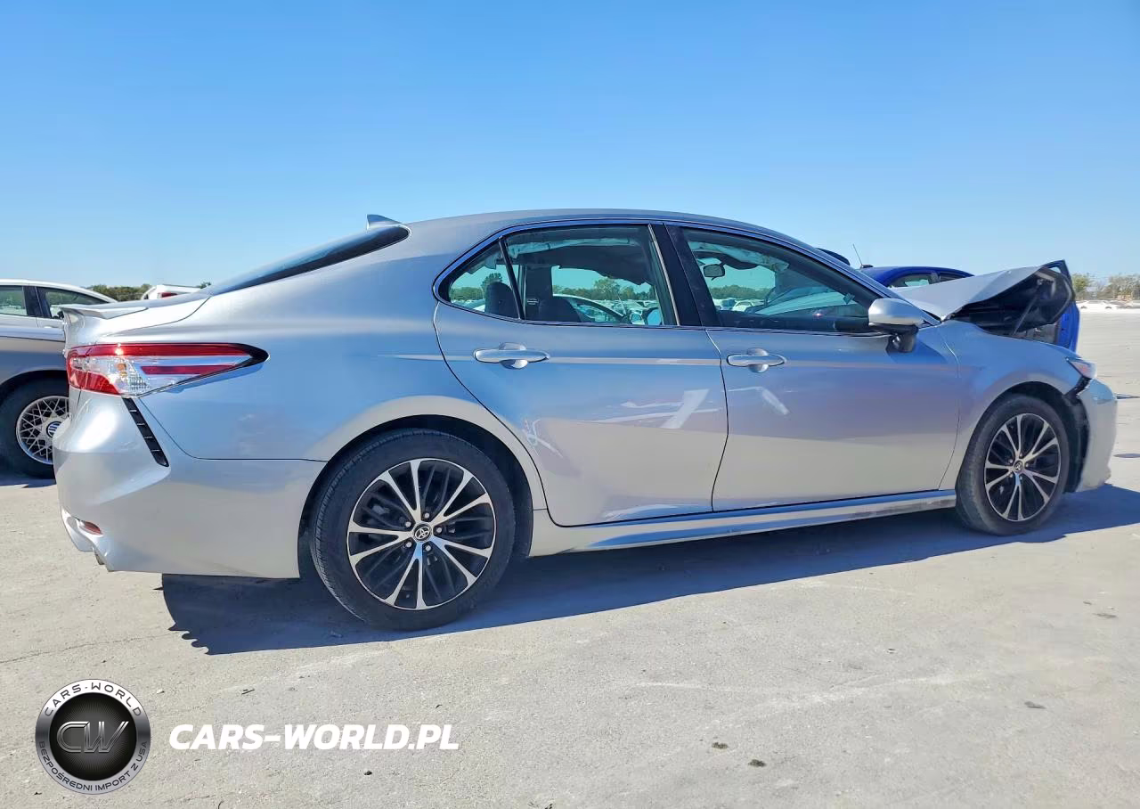2020 Toyota Camry Se VIN:4T1G11AK1LU975214 - 3