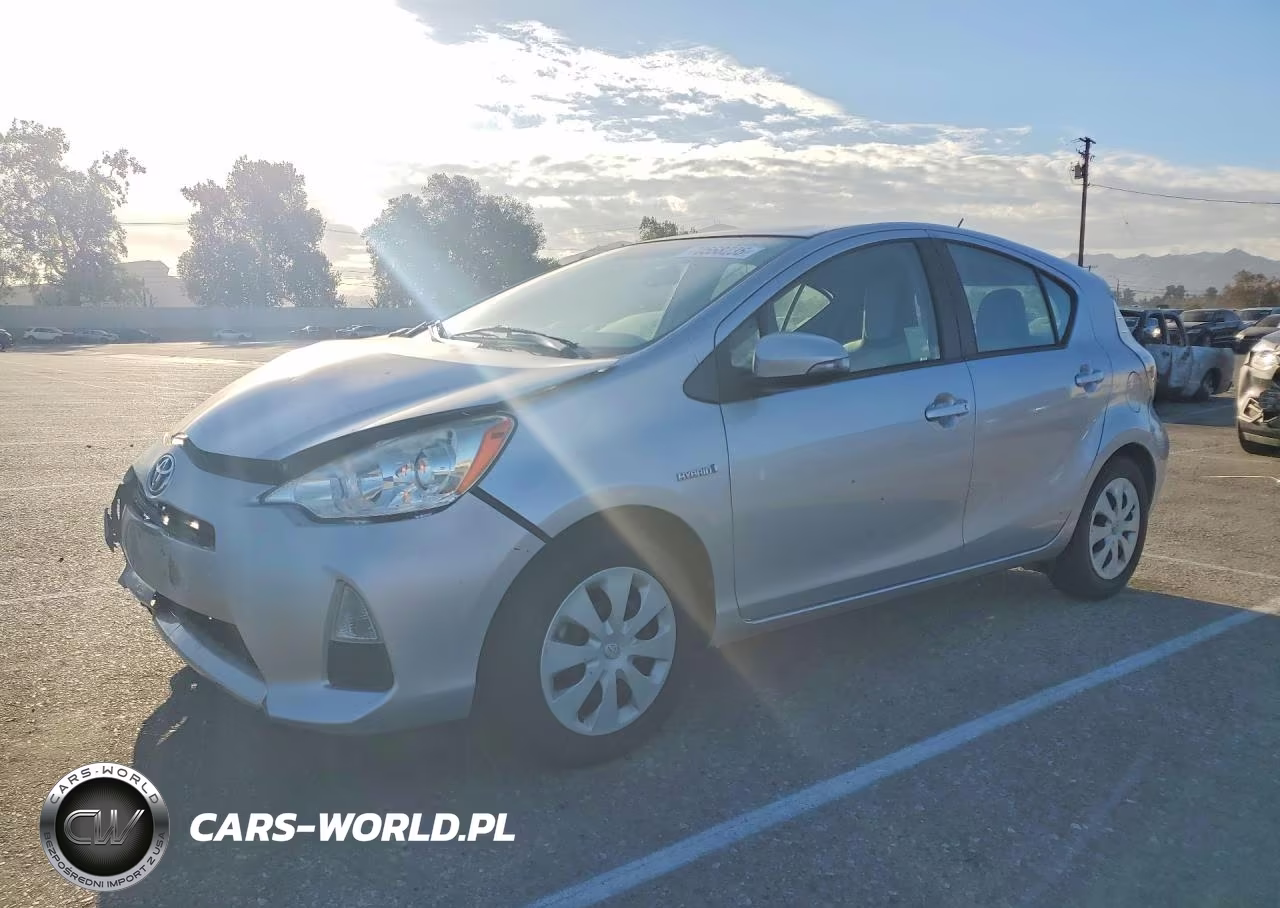 2014 Toyota Prius C One – zdjęcie 1 z 12