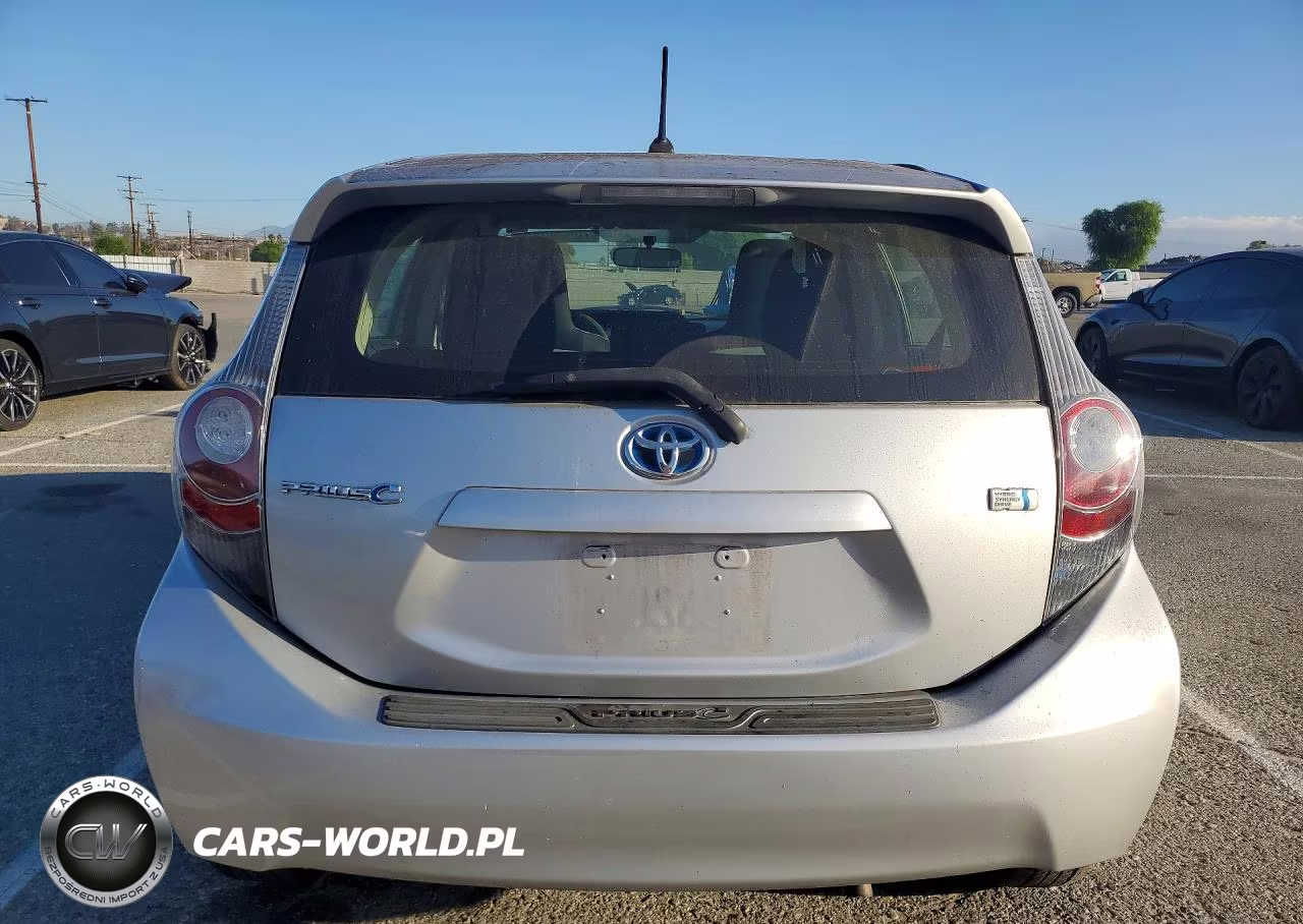 2014 Toyota Prius C One VIN:JTDKDTB32E1069635 - 6