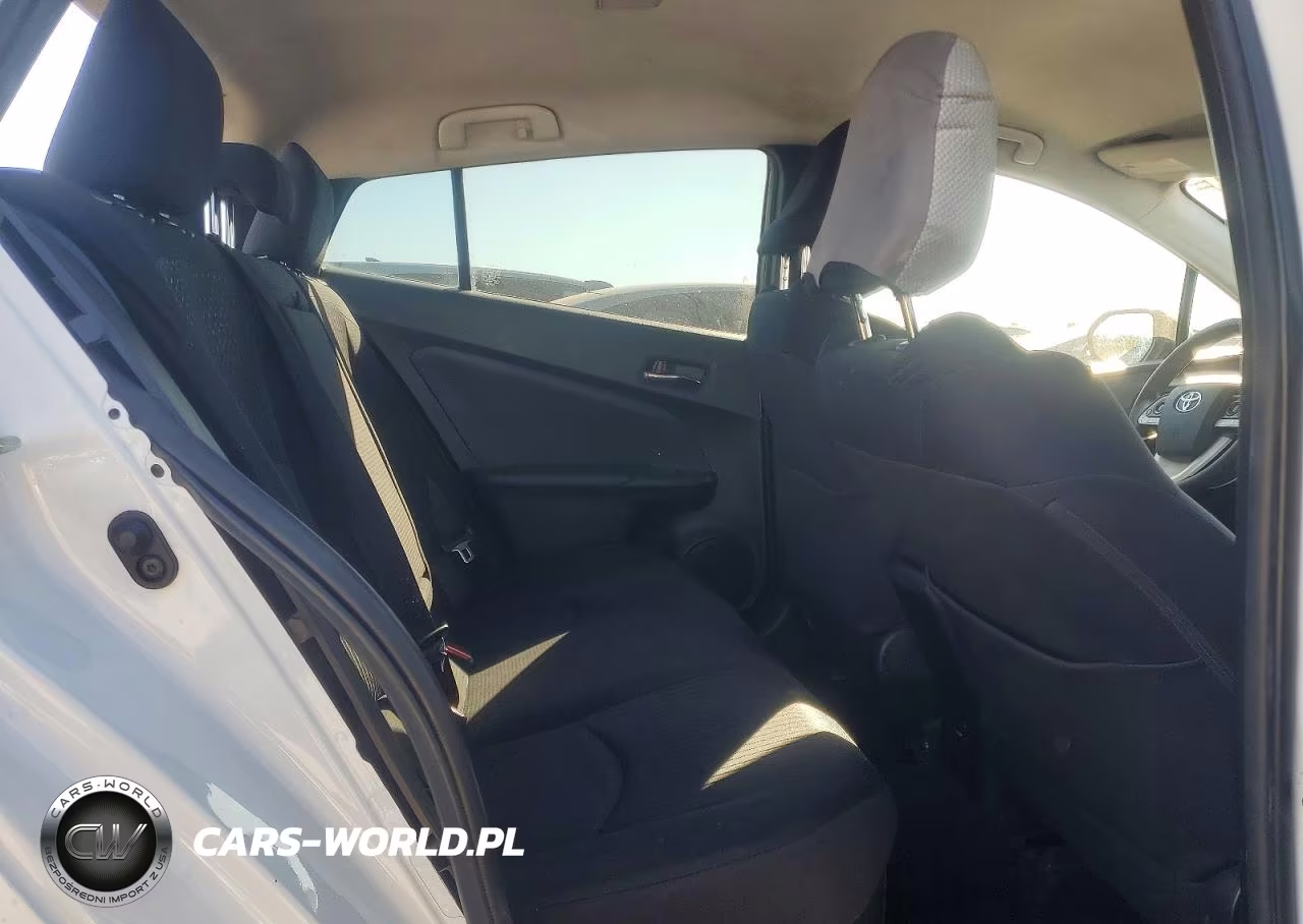 2018 Toyota Prius Two VIN:JTDKBRFU6J3599231 - 10