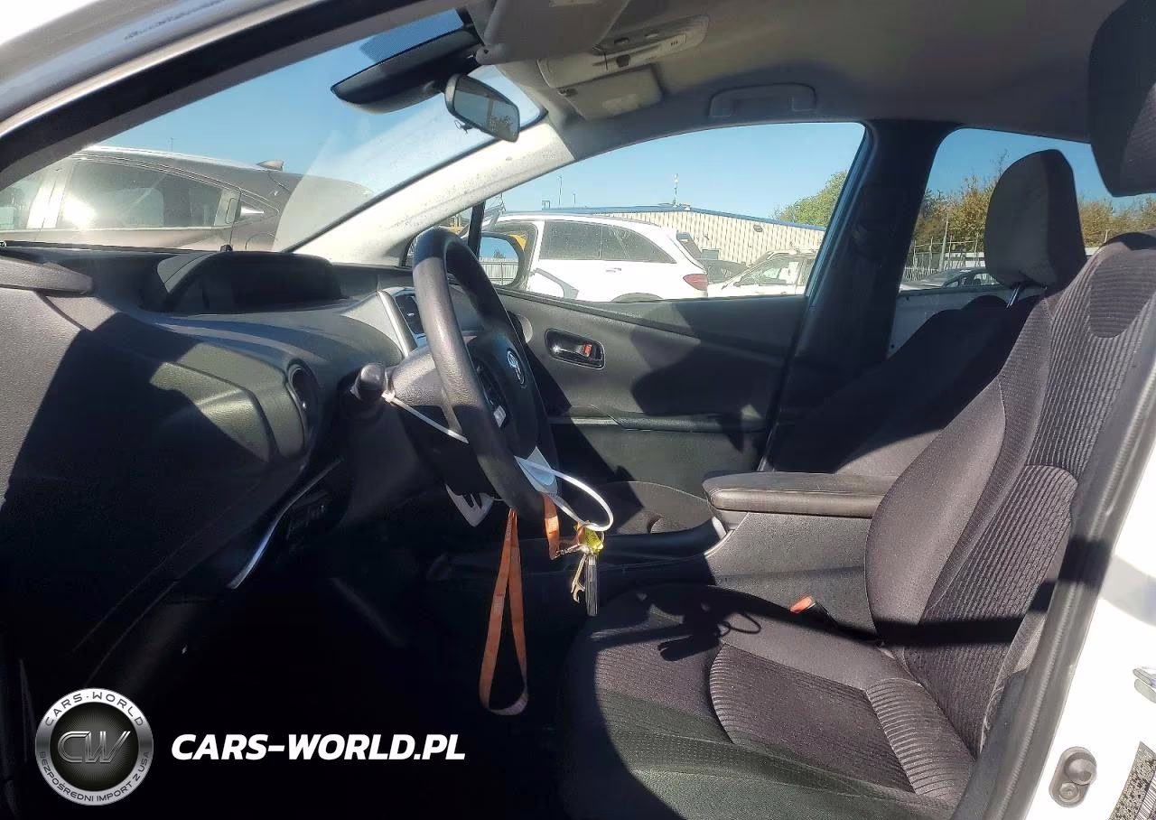 2018 Toyota Prius Two VIN:JTDKBRFU6J3599231 - 7