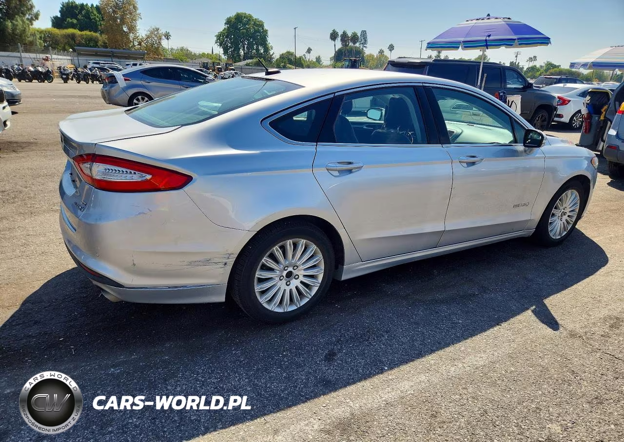 2013 Ford Fusion Se Hybrid VIN:3FA6P0LU8DR276880 - 3