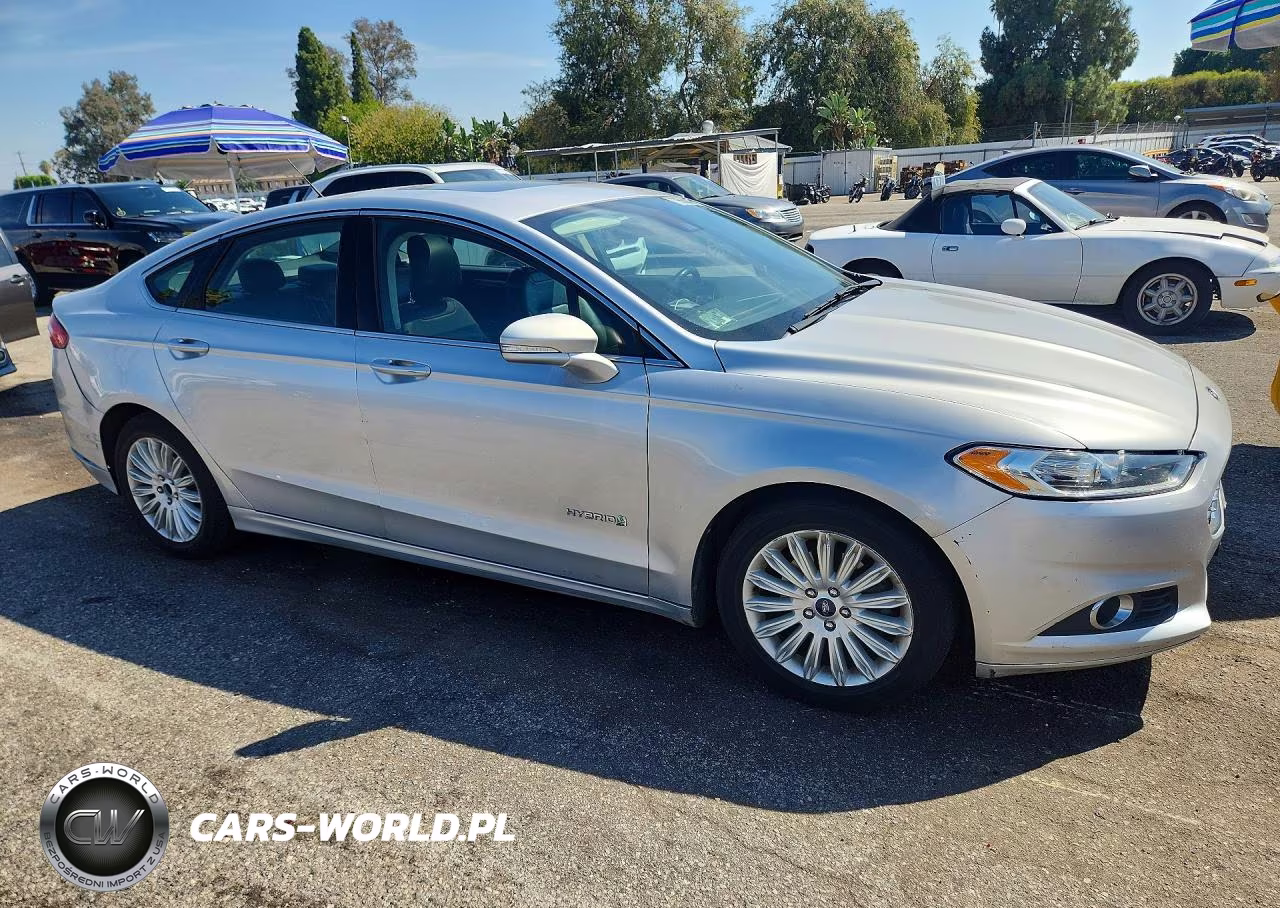 2013 Ford Fusion Se Hybrid VIN:3FA6P0LU8DR276880 - 4